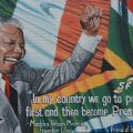 Nelson Mandela: Un homme politique qui a marqué le monde entier.